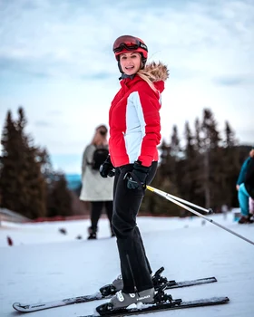 Andreea Bănică la schi în Bulgaria, Instagram 