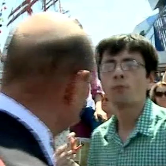 
    În luna mai, Adrian Zglobiu, de 39 de ani, l-a suipat pe președintele Băsescu  