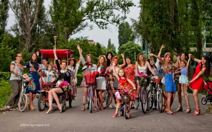 Bicicliste din Constanţa la SkirtBike Foto alinciprian.ro