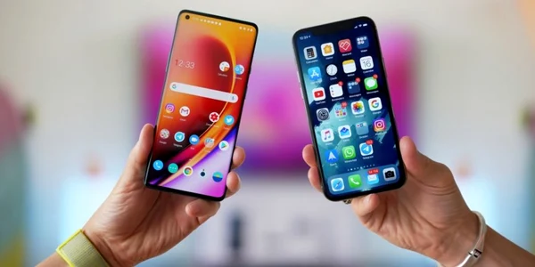 Smartphone cu Android smartphone cu iOS piete de aplicatii FOTO Shutterstock