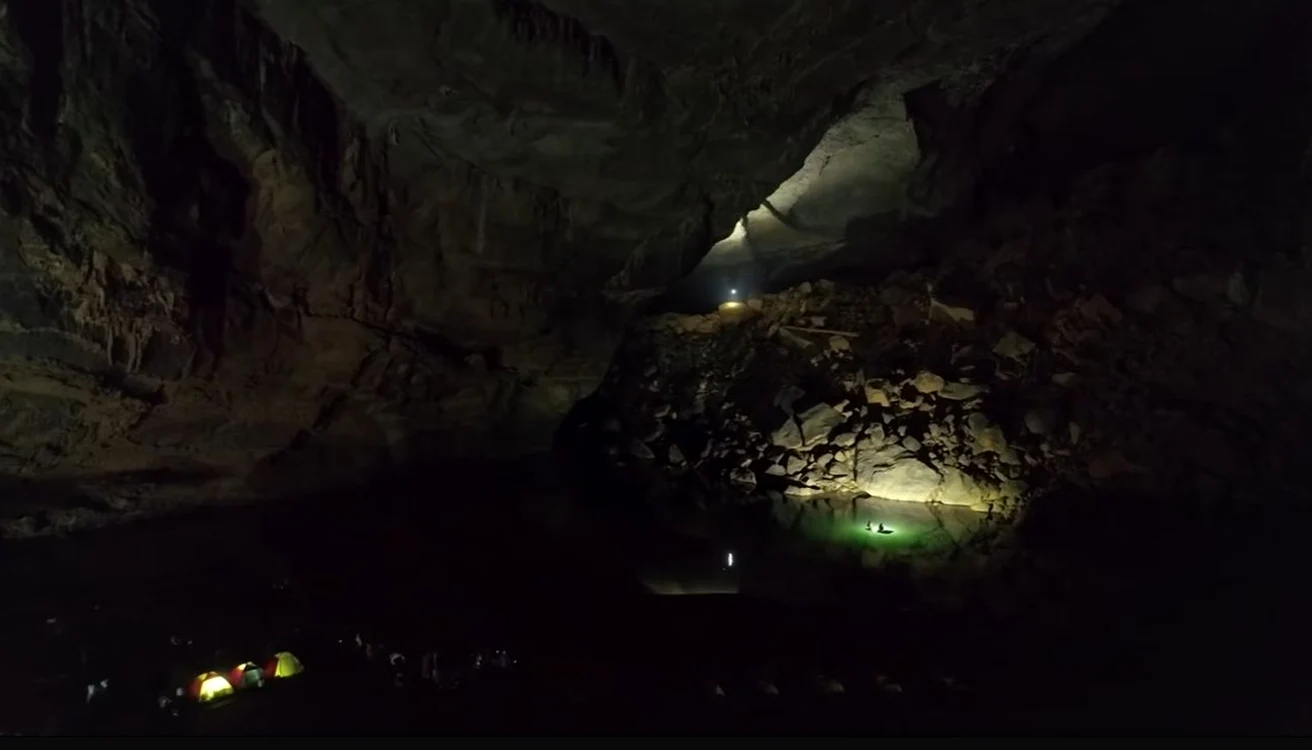 Son Doong, cea mai mare peșteră din lume / foto: Captură video
