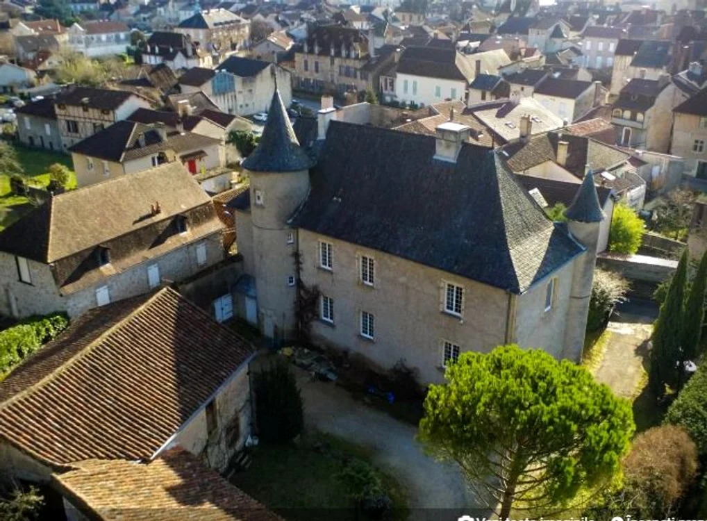 Castelul din Saint-Céré, vedere generală. FOTO: French-Property.com