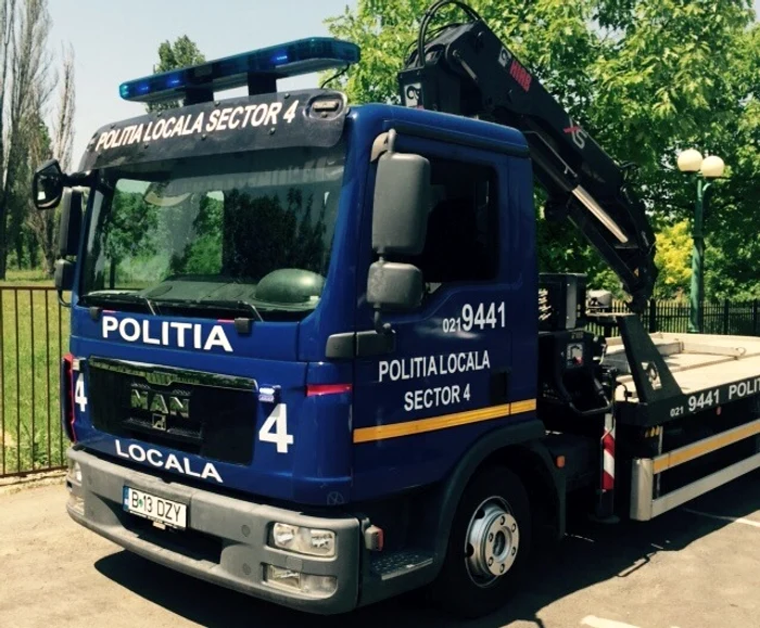 
    Utilajul va interveni doar în cazurile în care mașinile care blochează accesul în intersecții, instituții și care ocupă trecerile de pietoni  