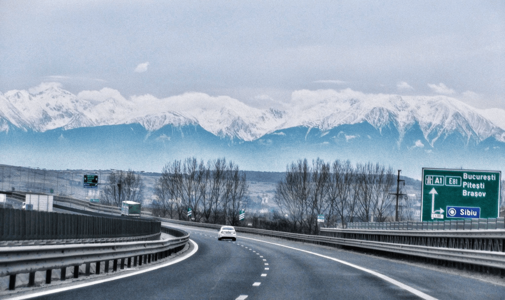 Autostrada rămasă în aer, între Sibiu și Brașov. Catârul a înlocuit barajul provizoriu VIDEO