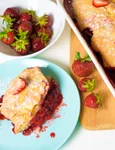 Cobbler cu capsuni  sursa foto shutterstock 1762492469 jpg