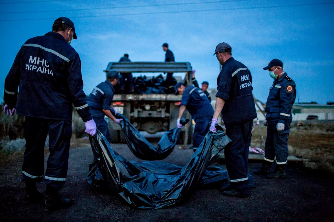 Separatiştii au încărcat cadavrele în maşini de gunoifoto: Reuters