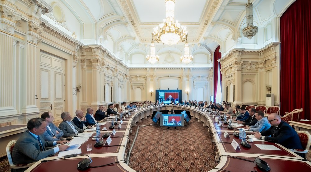Uniunea Barourilor din România cere retragerea proiectului de majorare a CASS pentru profesiile independente: „Este o povară disproporționată”