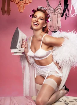  Artista și-a îndeplinit recent un vis și și-a lansat albumul “Fragil” pe care și-l dorea și îl aștepta cu nerăbdare de ceva timp