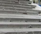 Treptele "udate" de sângele revoluţionarilor se sfărâmă sub barosul muncitorilor