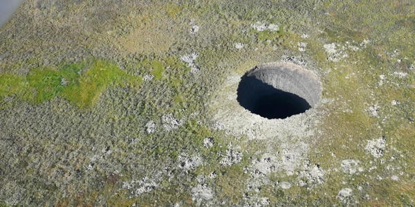 crater in Siberia foto via National Geographic