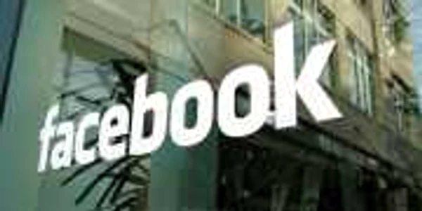 Facebook are în prezent circa 3.000 de angajaţi şi peste 800 de milioane de utilizatori în întreaga lume.