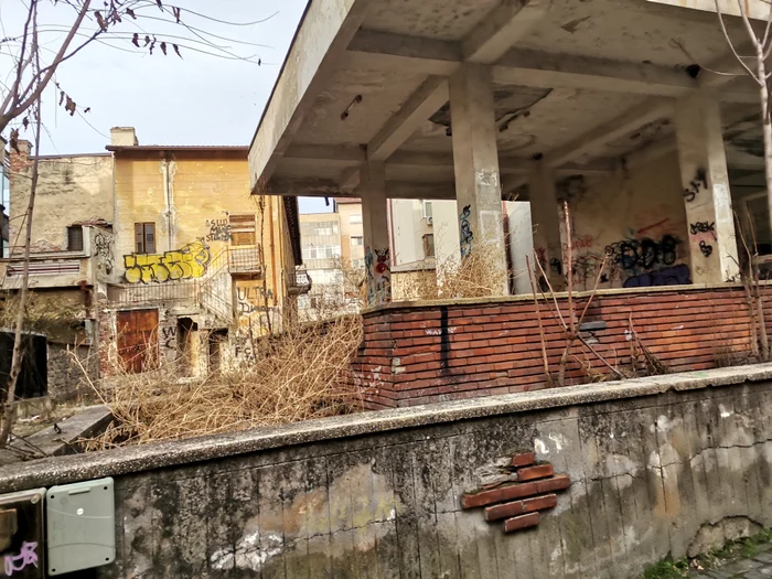 Clădirile din centrul vechi al Slatinei sunt într-o stare deplorabilă FOTO: Alina Mitran