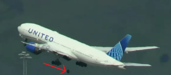 Avionul a pierdut un pneu de pe una dintre roți, în timpul decolării FOTO Captură YouTube