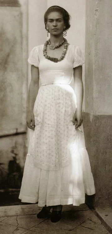 Portraits of Young Frida Kahlo by Her Father Guillermo Kahlo 11 jpg jpeg