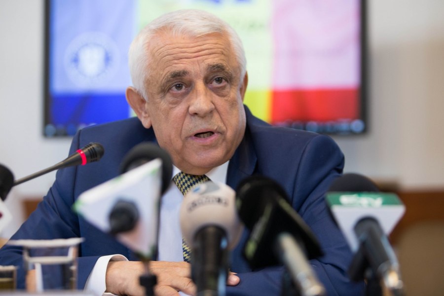 Cum explică ministrul Daea angajarea familiei sale la stat, în subordinea sa: Nora, „o fragă de fată, e dreptul ei constituțional”