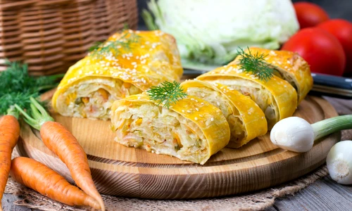 Placinta cu varza  Sursa foto shutterstock 662093179 jpg