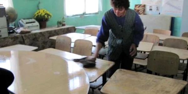 Şcoala a fost închisă o zi pentru deratizare 
