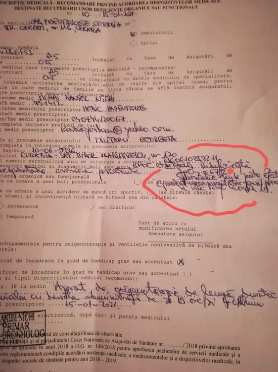 Femeia a fost adusă pentru scrisoarea medicală, însă a murit aşteptând ca documentul să fie parafat FOTO: Facebook/Alexandra Mincis