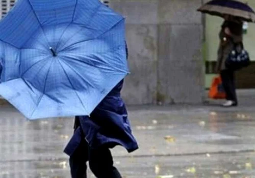 Vremea se răcește și vin ploi torenţiale