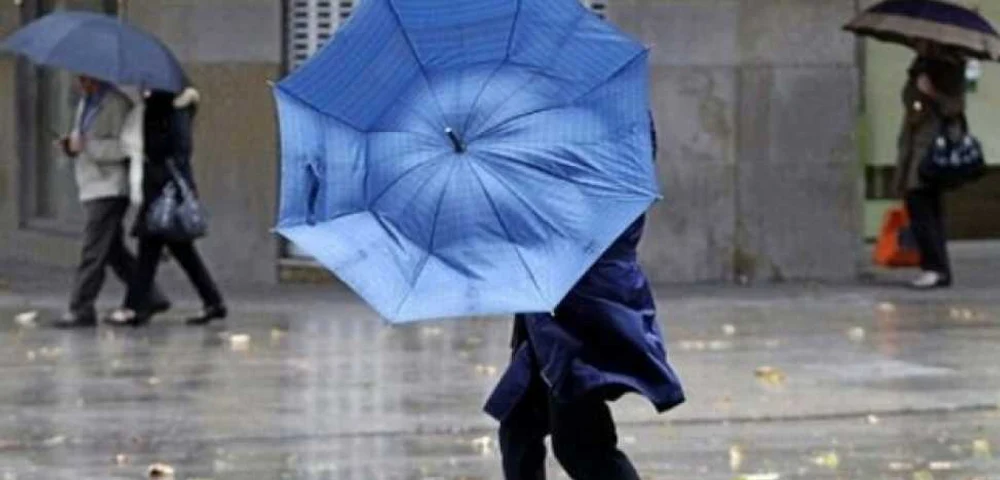 Prefectura Capitalei urmează să hotărască dacă se vor închide școlile mâine. Decizia opririi cursurilor a fost luată în trei județe