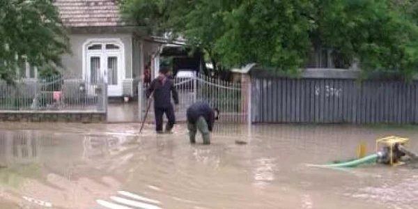 Bucureştiul s-a inundat în urma ploilor de sămbătă noaptea