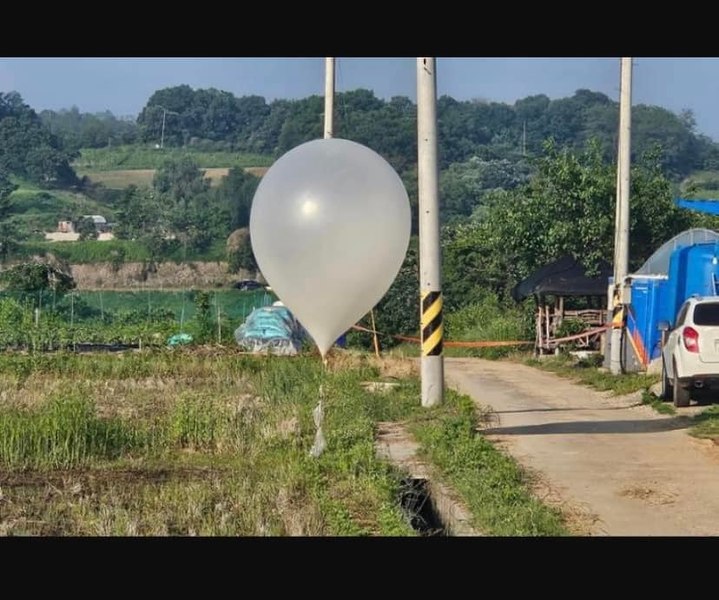 Provocare la Graniță: Coreea de Nord trimite mai mult de 300 de baloane cu deșeuri către Coreea de Sud VIDEO
