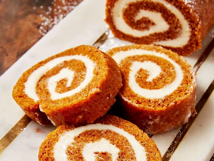 Ruladă de dovleac cu cremă de brânză