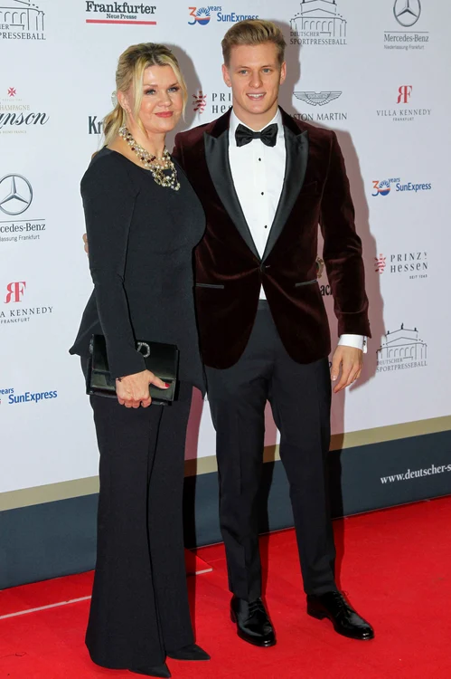 Corinna Schumacher, alături de fiul său, Mick Schumacher. FOTO: Profimedia