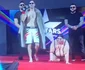 Costică Prisecaru, în lesă cu Emilia Bejan. Captură YouTube