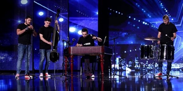 romanii au talent/trupa melodi foto pro tv