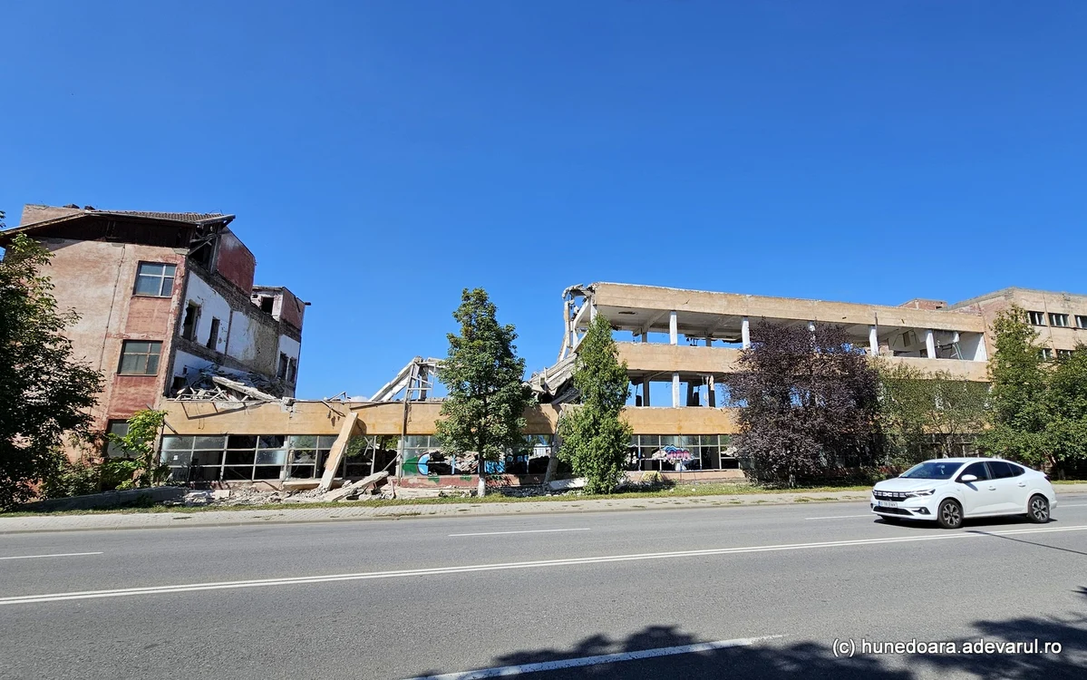 Fosta fabrică de tricotaje din Hunedoara. Foto: Daniel Guță. ADEVĂRUL