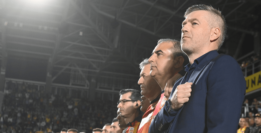 Edi Iordănescu dă milităria jos din pod la națională. Amenzi chiar și dacă jucătorii nu poartă ciorapi