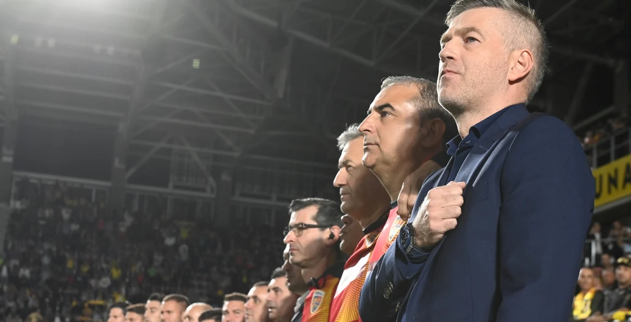 Edi Iordănescu se chinuie să le ridice moralul ”tricolorilor”. Foto Sportpictures