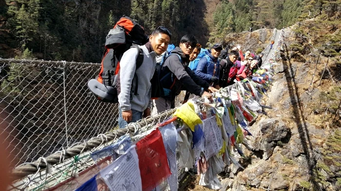 Turişti pe Himalaya FOTO arhivă personală Alexandra Mazilu