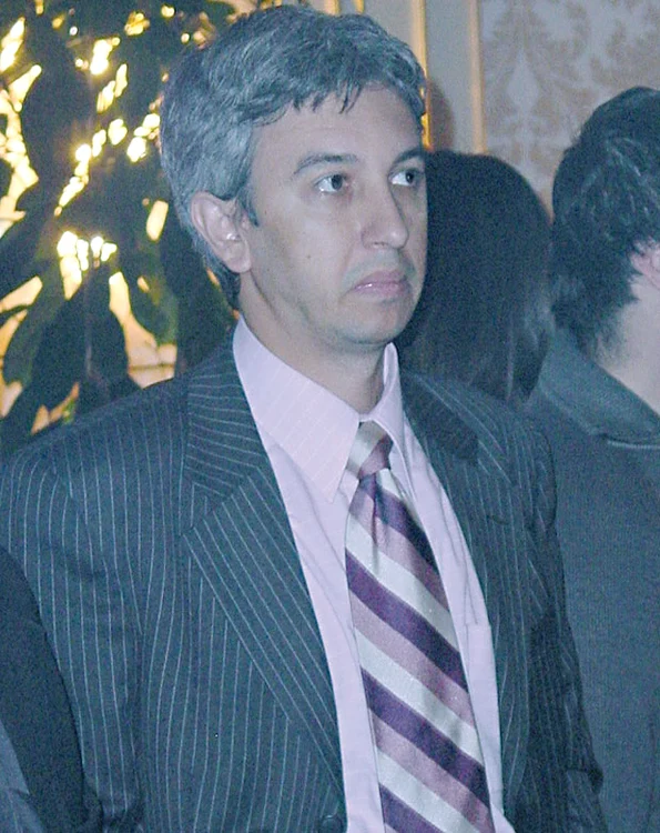 
    Dan Diaconescu  