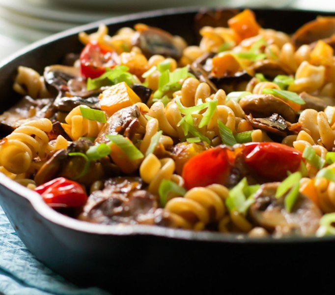 Preparat de post: Fusilli cu ciuperci și multe legume