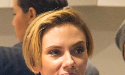 Scarlett Johansson Opens Popcorn Store Paris jpeg