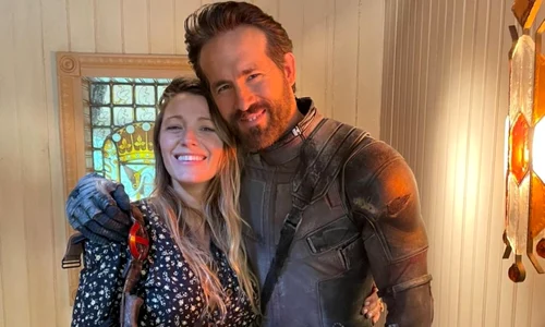 Blake Lively insarcinata si Ryan Reynolds (sursa Foto Instagram)