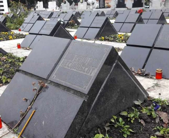 "Eroii necunoscuţi" din Cimitirul Eroilor din Timişoara