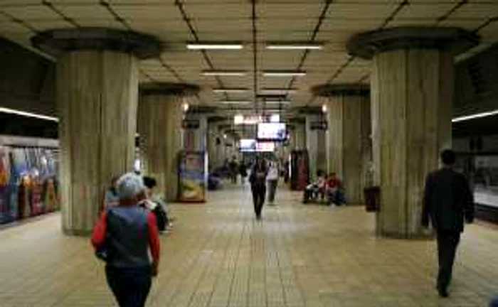 Un bărbat a fost călcat de metrou, duminică dimineaţă