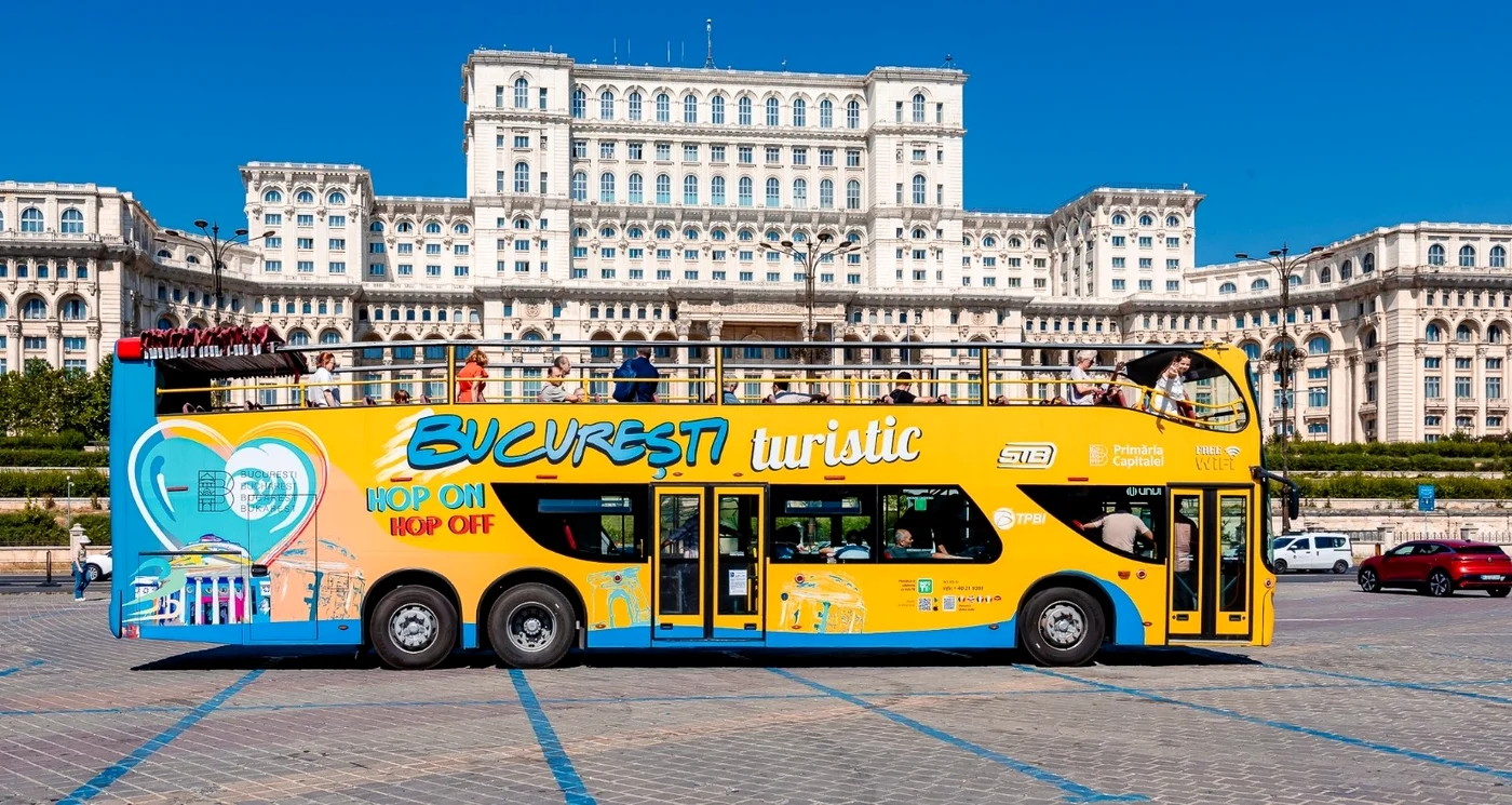 Autobuzele turistice revin pe străzile Bucureştiului. FOTO: Primăria Capitalei