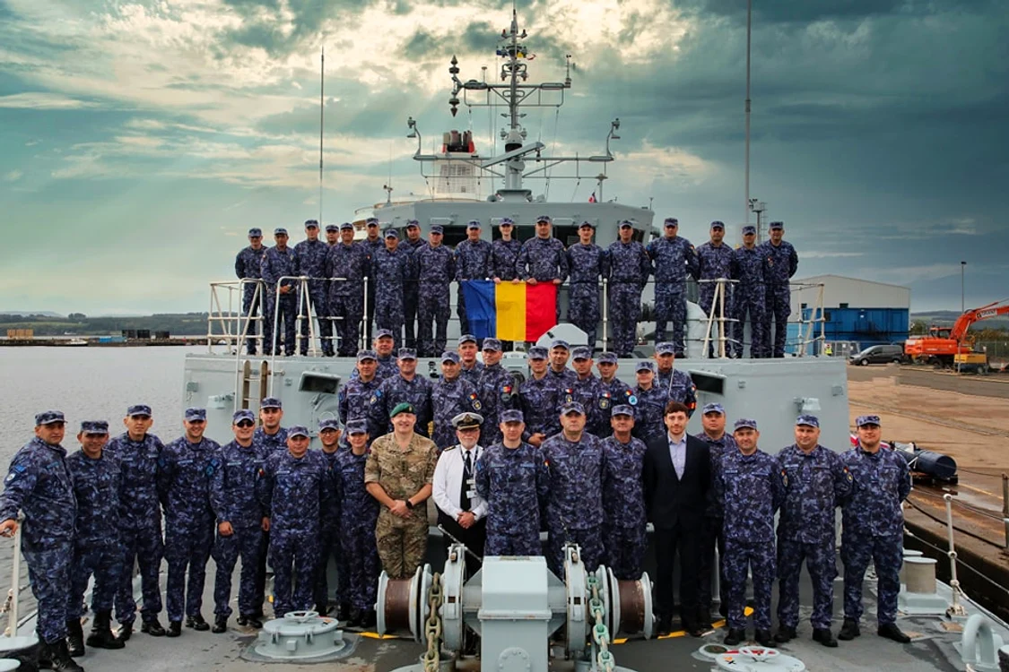 M 270 „Sublocotenent Ion Ghiculescu” la preluarea de la Royal Navy