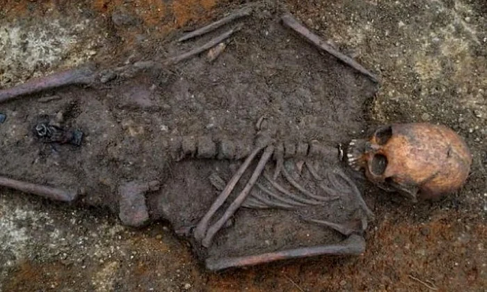 Descoperire uimitoare: unul dintre primele morminte creştine din Europa de Vest jpeg