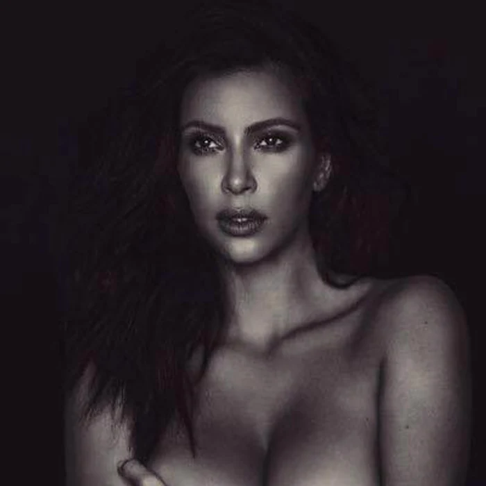 
    Kim nu are nicio problemă în a-și arăta formele voluptoaseFoto: arhivă personală  