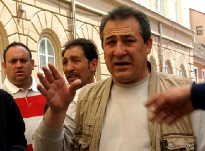 Timişoara: Baştanul Ionelaş, şeful clanului Cârpaci, vrea să scape de pedeapsă pentru că a fost trimis târziu în judecată