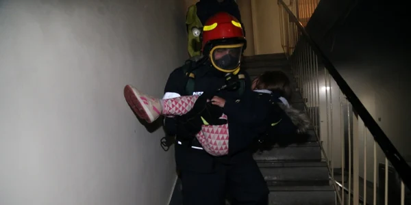 Pompieri incendiu in Bucuresti FOTO ISU 