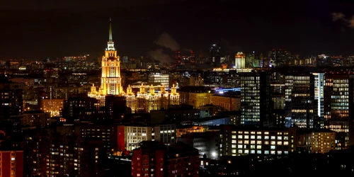 Moscova luminată noaptea, noiembrie 2022 FOTO Profimedia