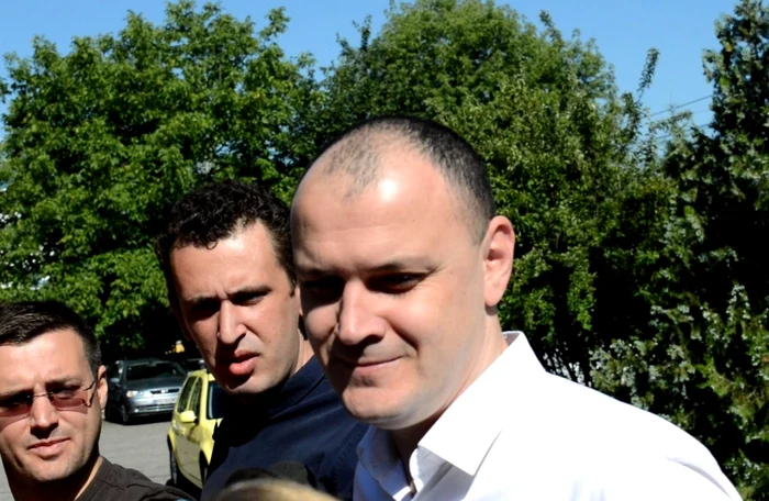 Sebastian Ghiţă a ajuns din nou la sediul DNA Ploieşti FOTO Adevărul