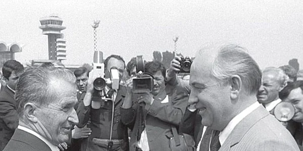 Reformatorul Gorbaciov primit cu frică de Ceauşescu jpeg