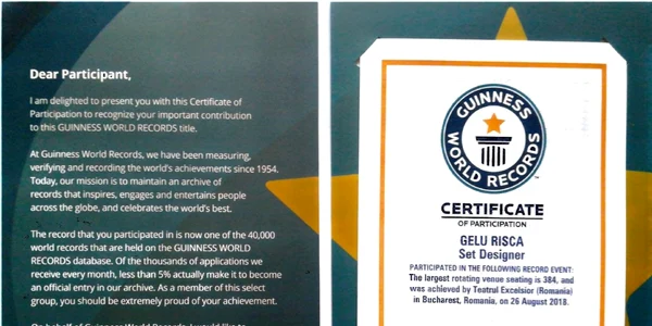Certificat Cartea Recordurilor pentru scenograful Gelu Rîşca Foto Facultatea de Teatru Iasi